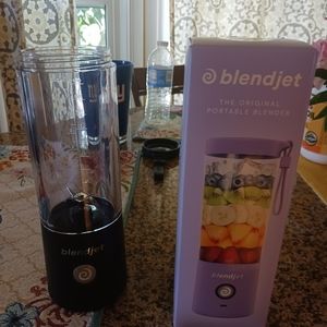Blendjet personal mixer